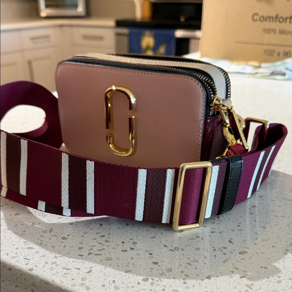 Marc Jacobs Snapshot Pink Colorblock Camera Crossbody Bag with Gold Accents - Picture 6 of 6